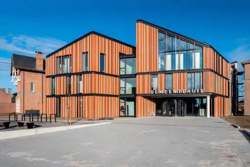 Gemeentehuis van Lille met houten gevel