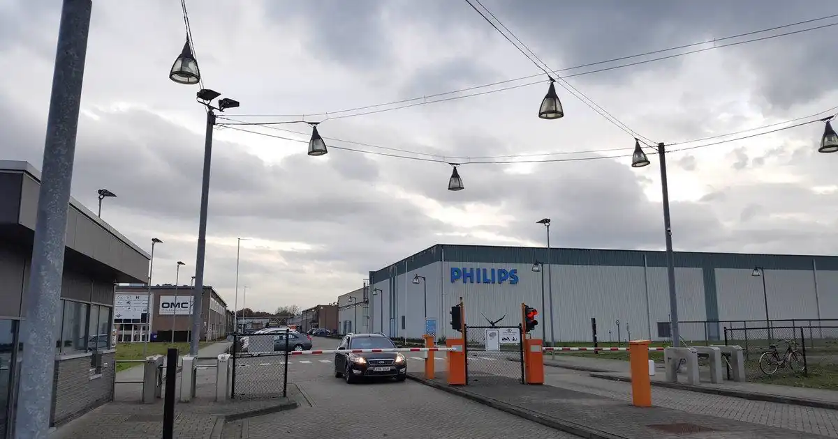 Philips-vestiging in Antwerpen met industriële buitenverlichting